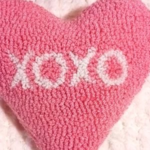CELEBRATE  Plush Heart Pillow XOXO 💝🩷💟💗New💝